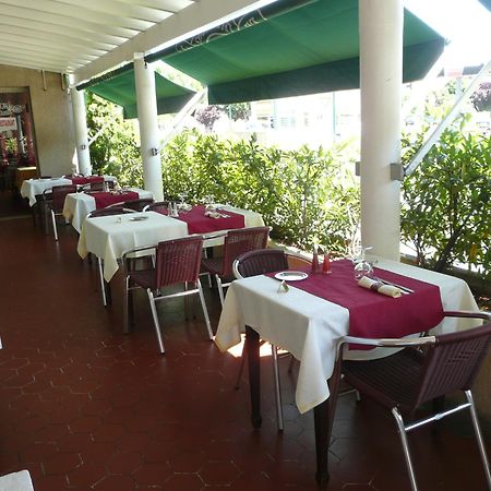 Logis Hotel Restaurant Du Lion D'Argent Et Des Tanneries La Châtre Eksteriør billede