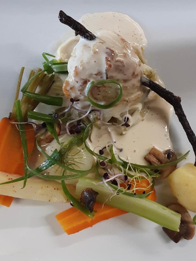 Logis Hotel Restaurant Du Lion D'Argent Et Des Tanneries La Châtre Eksteriør billede